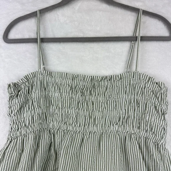 American Eagle Top Womens Medium Green Seersucker Halter Sleeveless Top Smocked - Picture 2 of 10